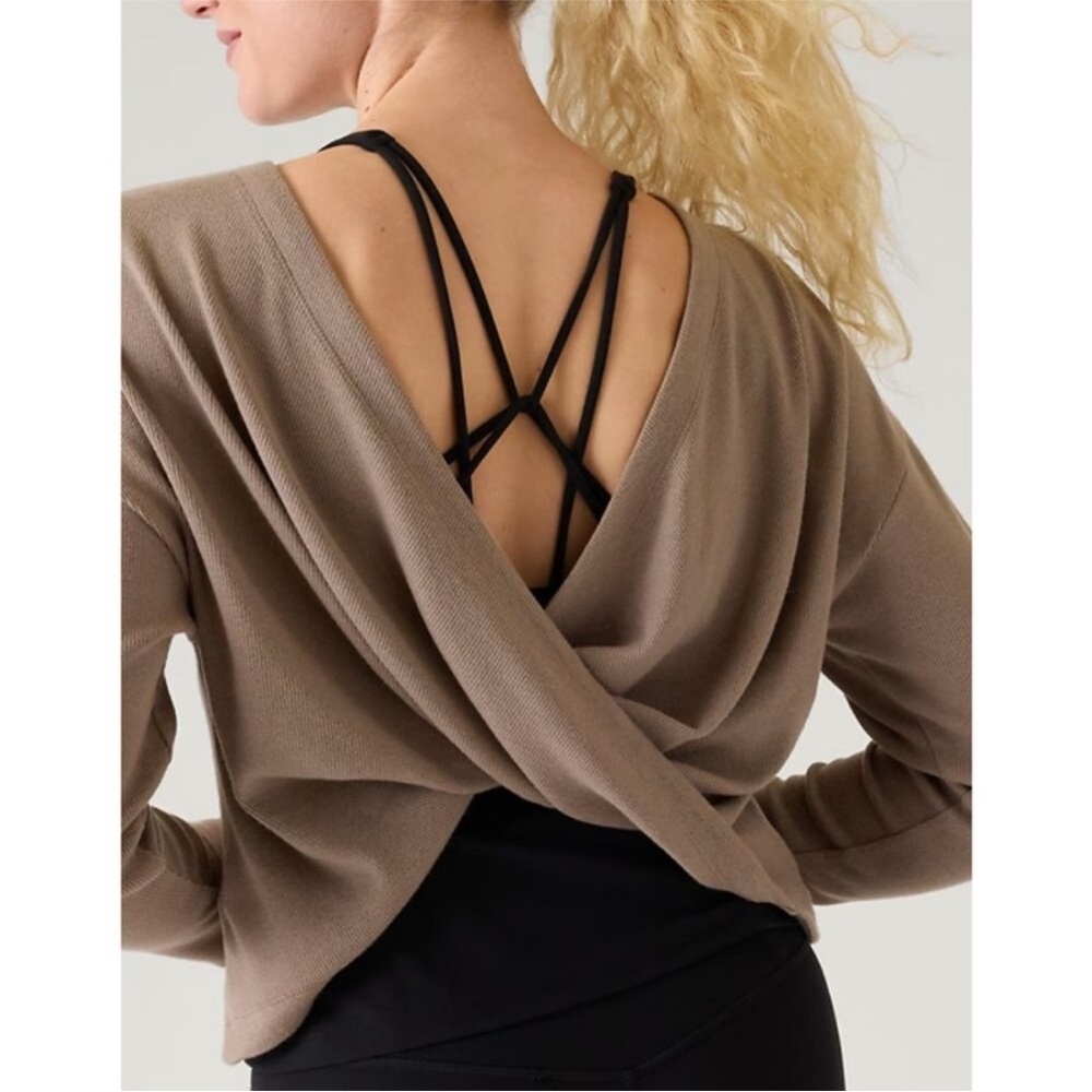 Athleta Presence Twist Back